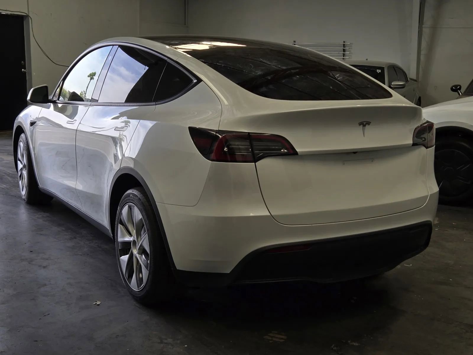 Used 2023 Tesla Model Y Long Range image 2