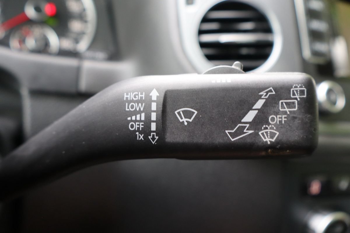 Used 2014 Volkswagen Tiguan SEL AWD/4WD image 33