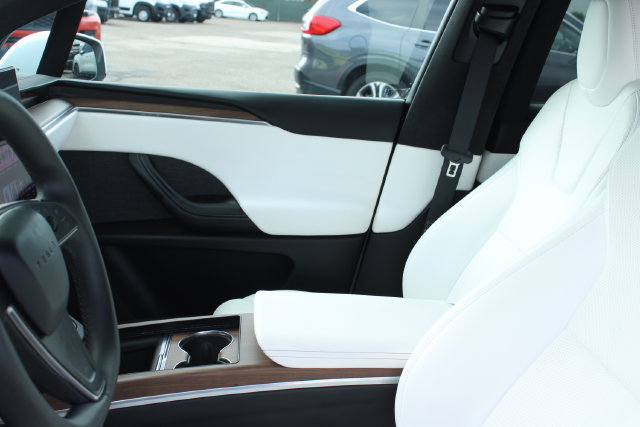 Used 2024 Tesla Model X AWD/4WD image 26