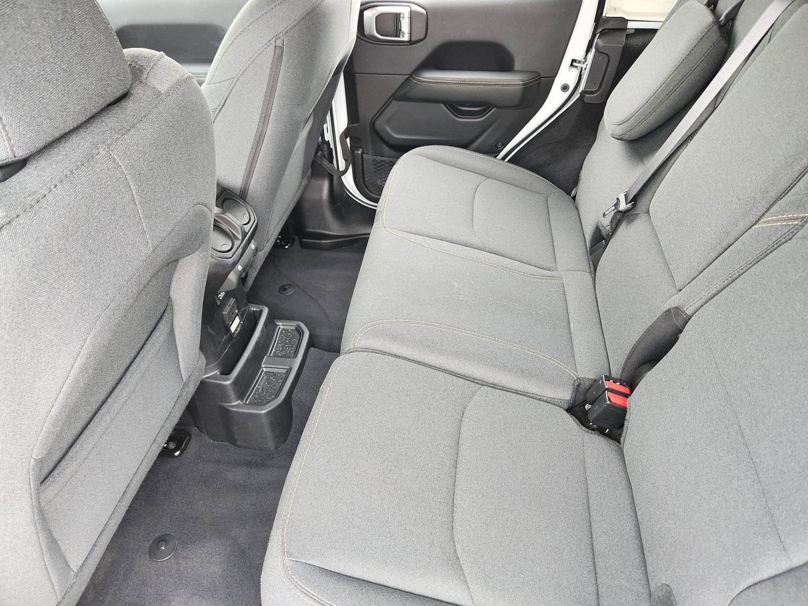 Used 2025 Jeep Wrangler Sahara w/ Safety Group image 39