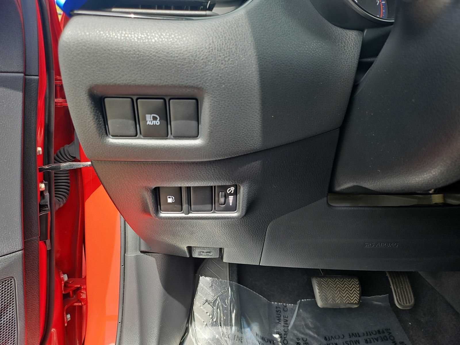 Used 2021 Toyota C-HR XLE FWD image 19
