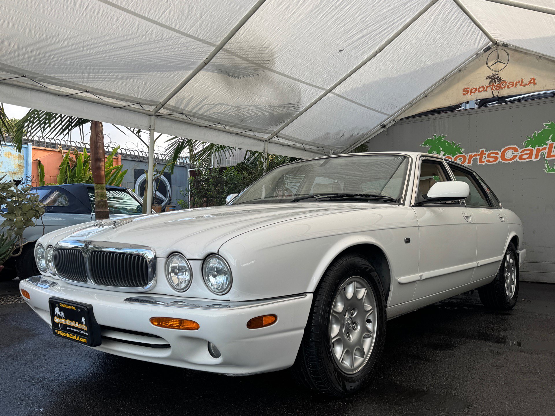 Used 2001 Jaguar XJ8 RWD image 2