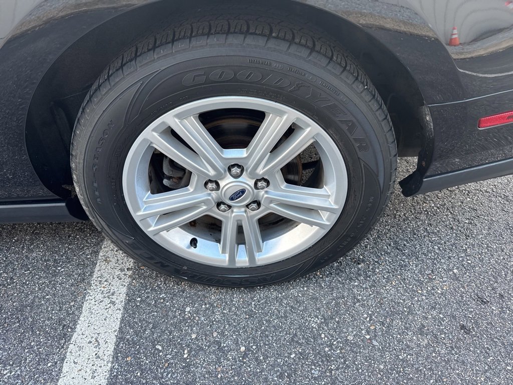 Used 2012 Ford Mustang Convertible image 27