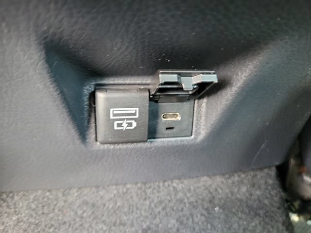 Used 2025 Toyota Camry SE FWD image 15