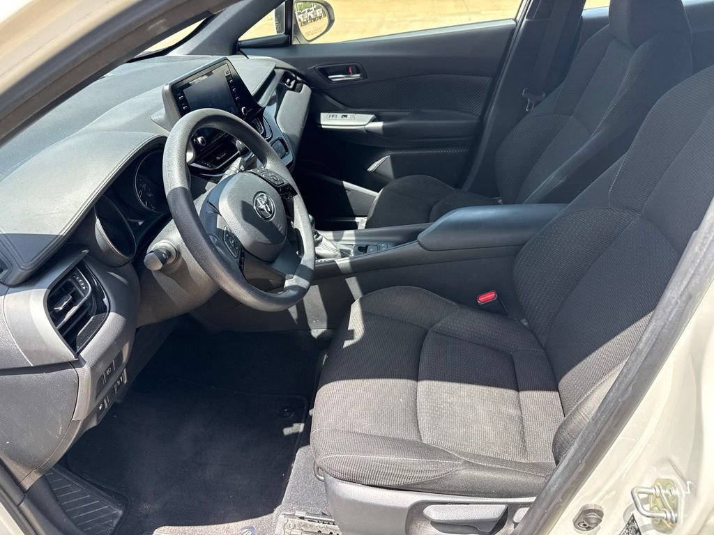 Used 2019 Toyota C-HR LE FWD image 8