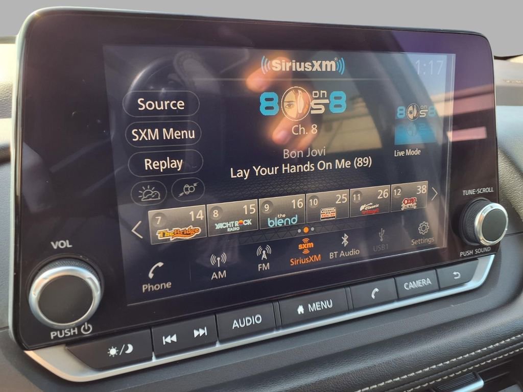 Used 2023 Nissan Rogue SV image 5