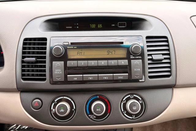 Used 2006 Toyota Camry LE FWD image 26