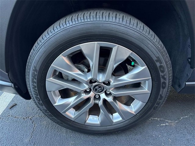 Used 2021 Toyota RAV4 XLE Premium image 9