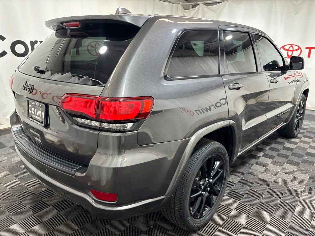 Used 2020 Jeep Grand Cherokee Altitude AWD/4WD image 10