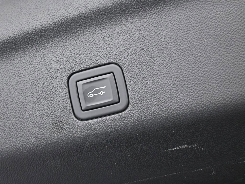 Used 2024 Chevrolet Tahoe LT image 40