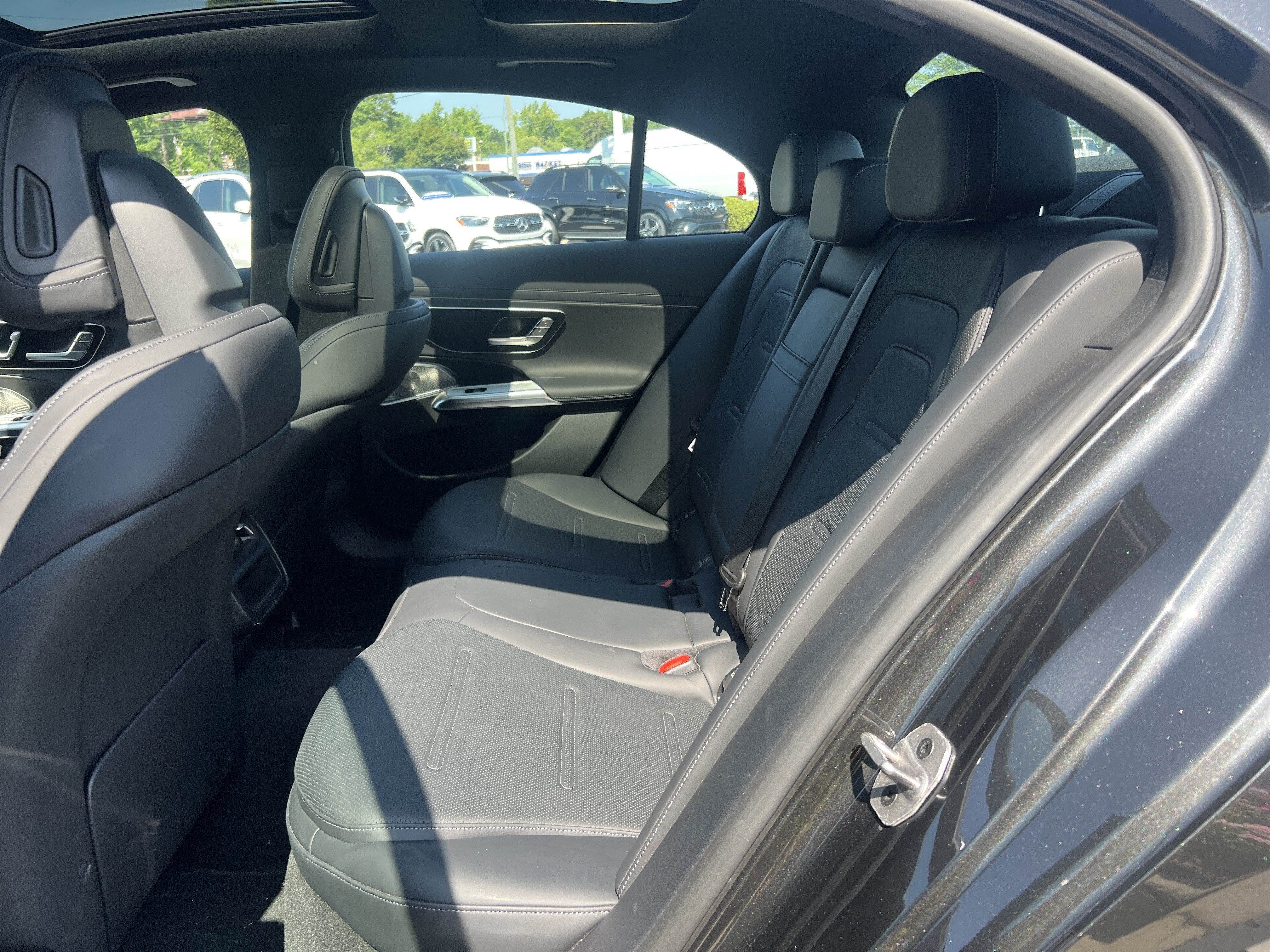 Certified 2025 Mercedes-Benz E 53 AMG e 4MATIC Sedan image 32