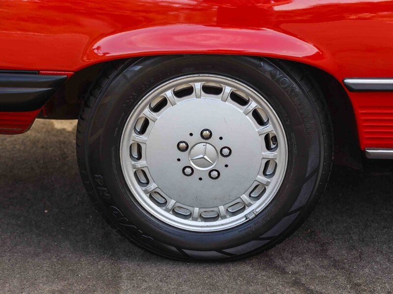 Used 1988 Mercedes-Benz 560 SL image 13