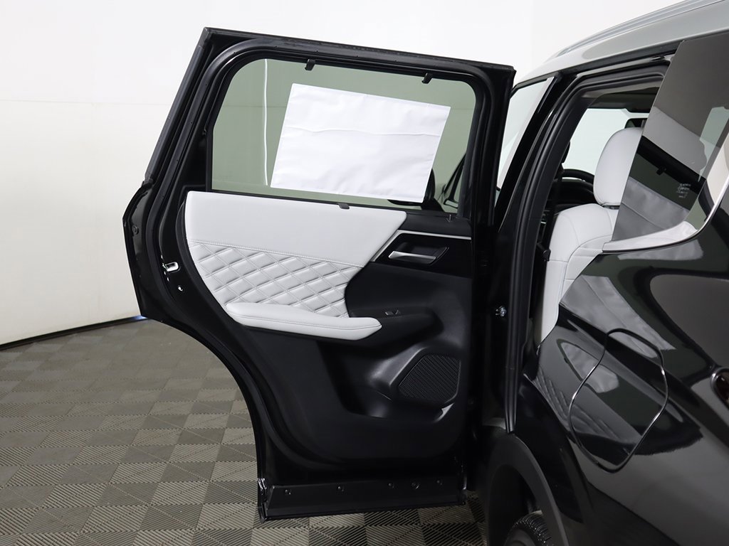 New 2025 Mitsubishi Outlander SEL image 27
