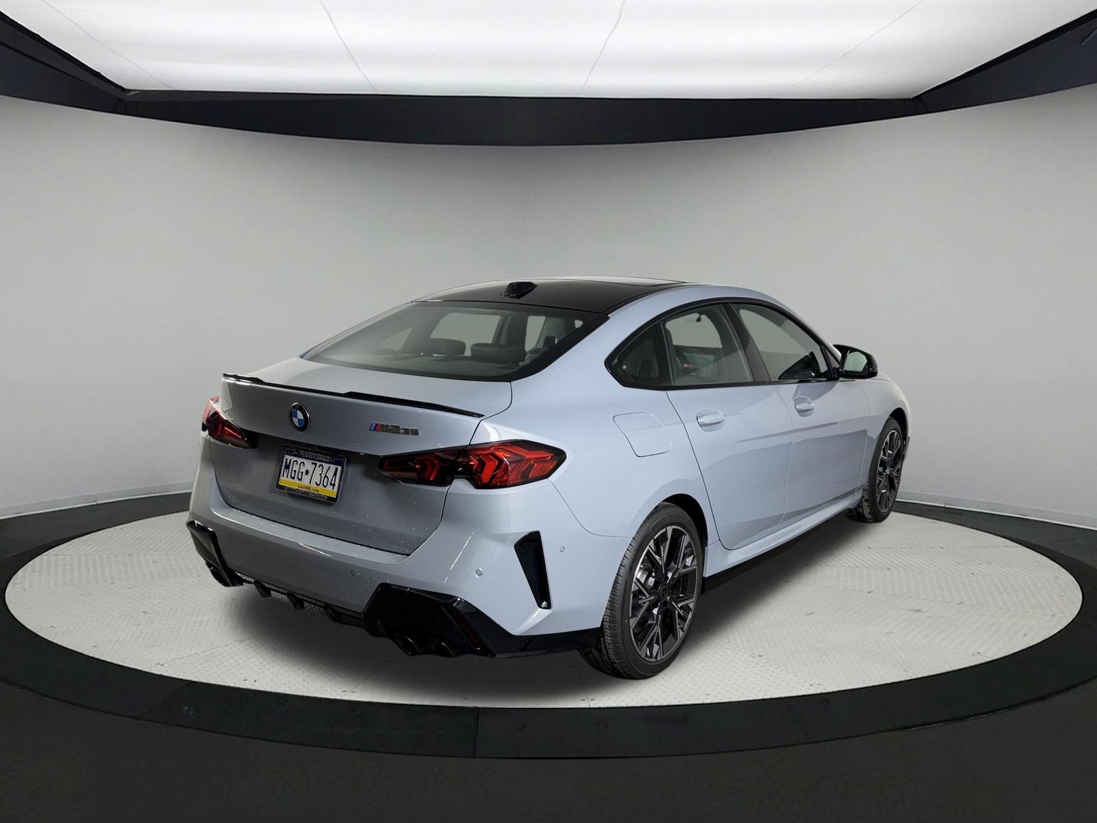 Certified 2026 BMW M235i xDrive w/ Technology Package AWD/4WD image 4
