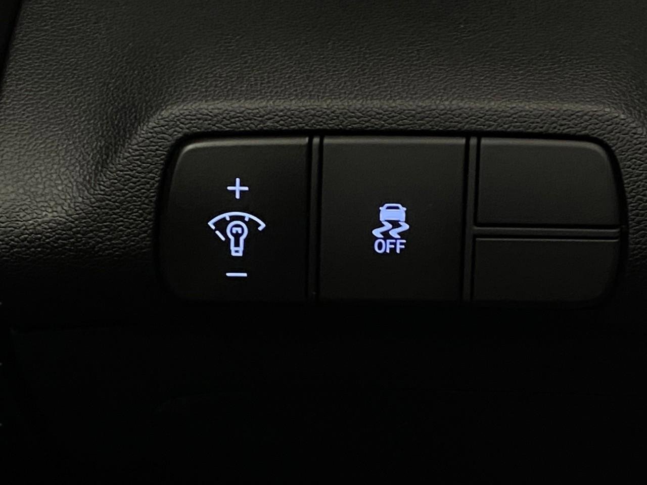 Certified 2025 Hyundai Elantra SEL image 13