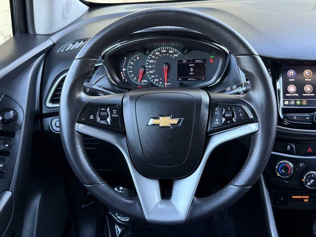 Used 2021 Chevrolet Trax LT w/ LT Convenience Package image 28