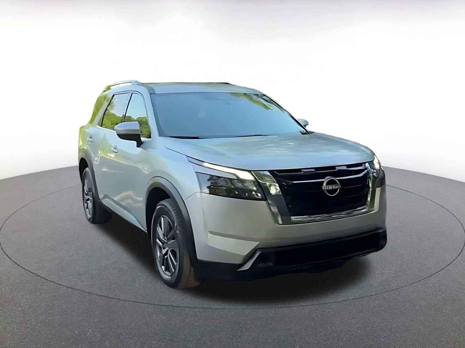 Used 2025 Nissan Pathfinder SV AWD/4WD image 3