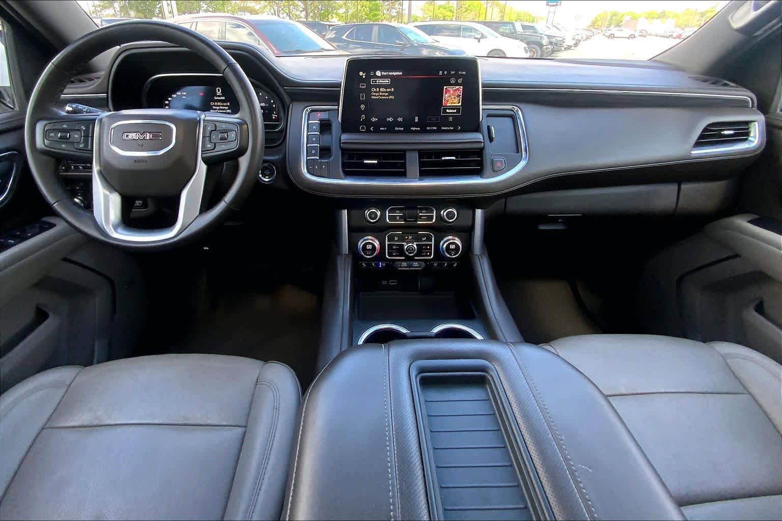 Used 2023 GMC Yukon SLT w/ SLT Premium Package AWD/4WD image 16