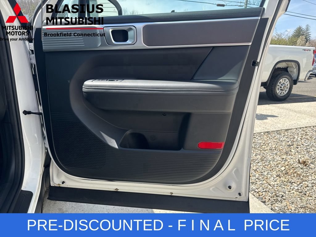 Used 2025 Hyundai Santa Fe SEL FWD image 51