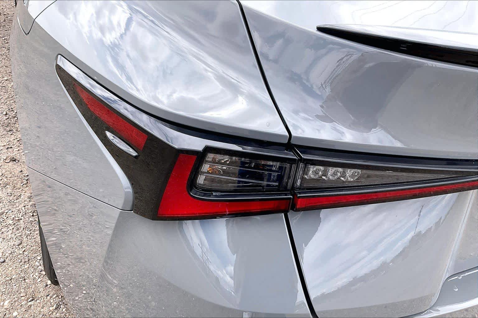 Used 2025 Lexus IS 350 F Sport w/ Navigation Package image 27