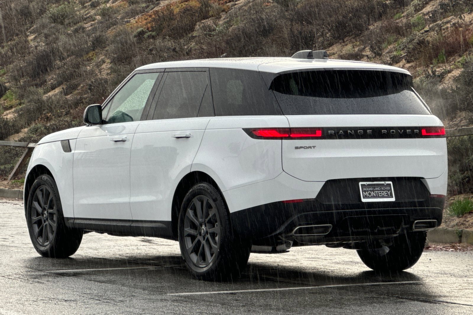 New 2025 Land Rover Range Rover Sport image 3