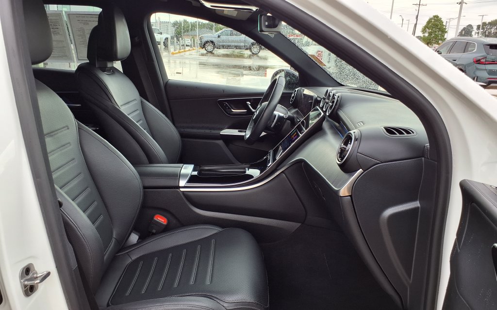Used 2025 Mercedes-Benz GLC 300 image 19