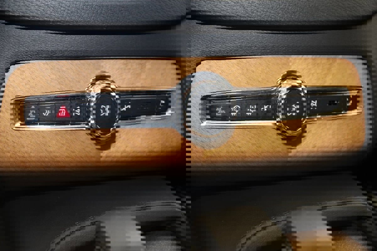 Used 2024 Volvo XC90 B5 Plus image 31