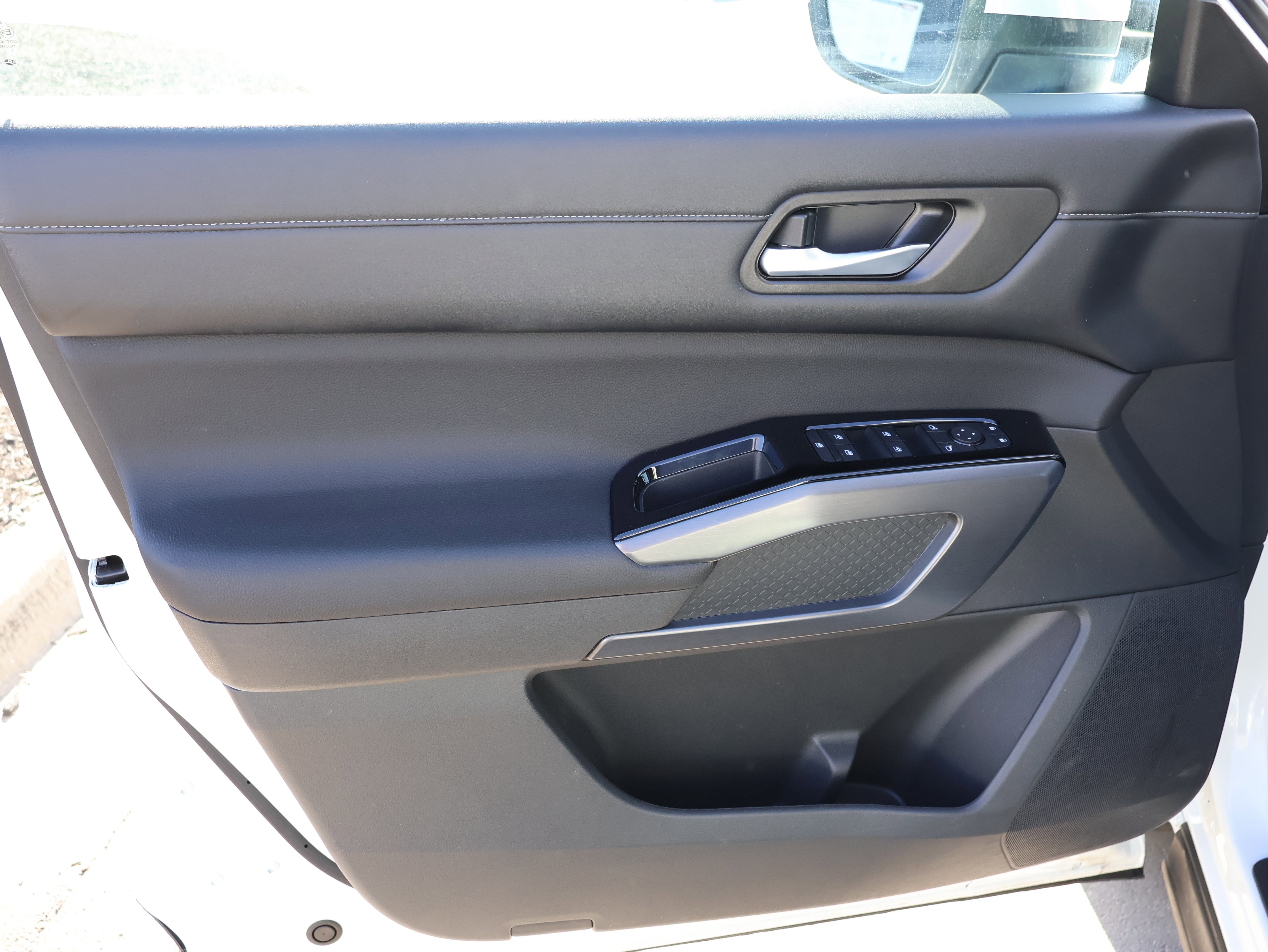 Used 2024 Nissan Pathfinder SL image 22