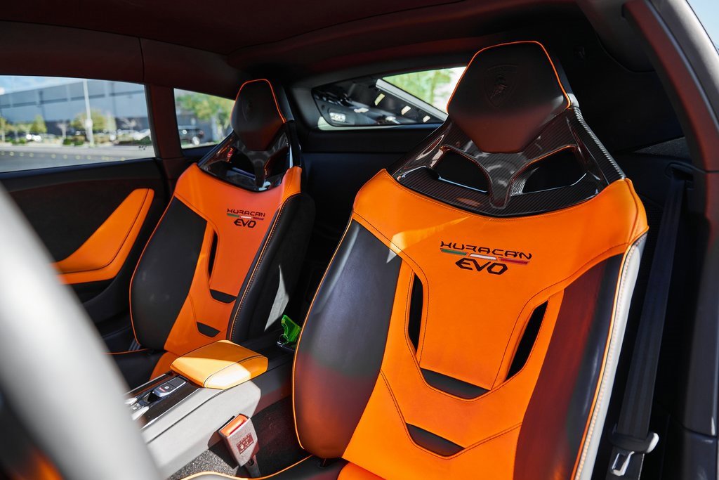 Used 2020 Lamborghini Huracan EVO image 39