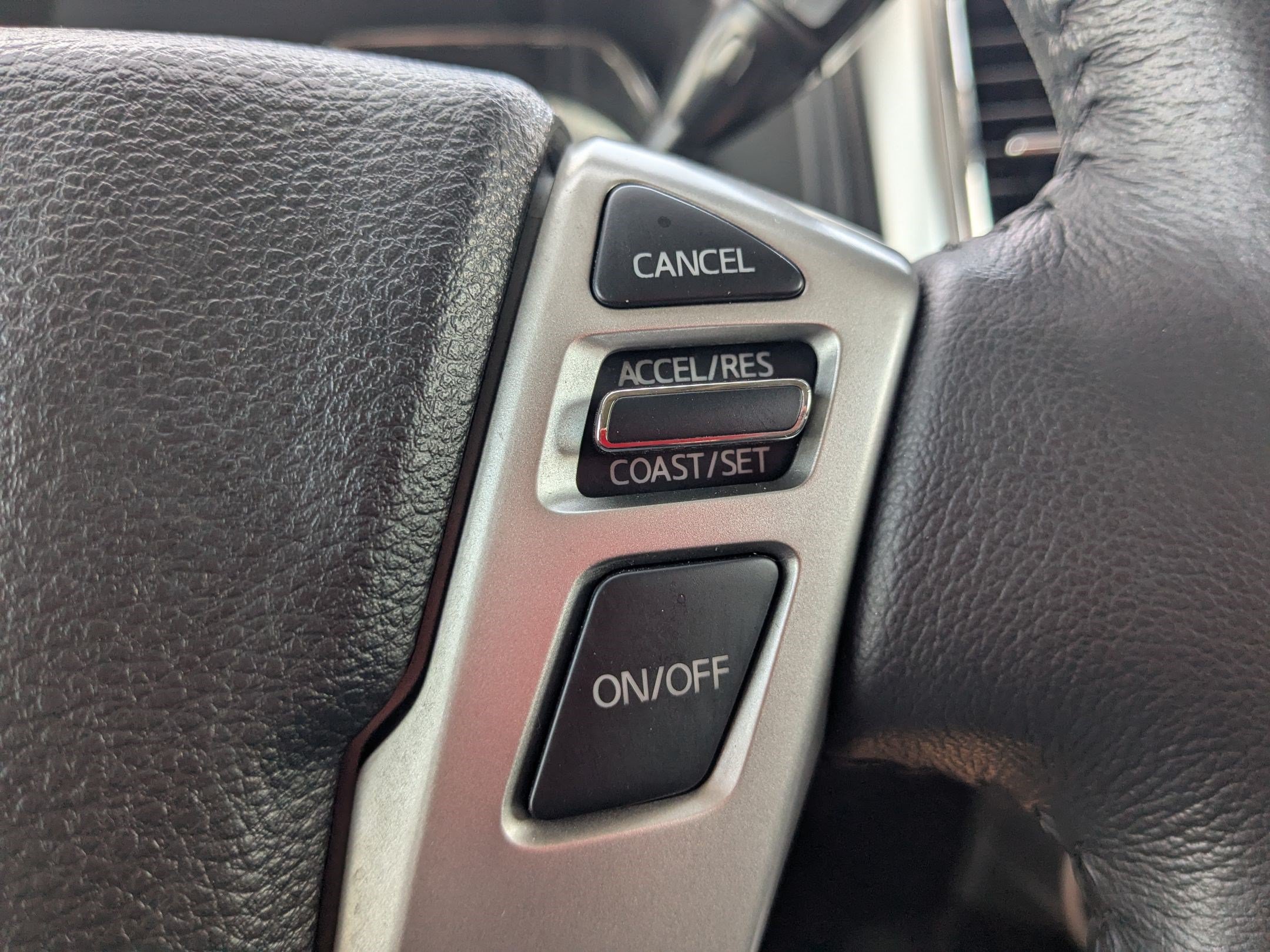 Used 2017 Nissan Titan SL AWD/4WD image 21