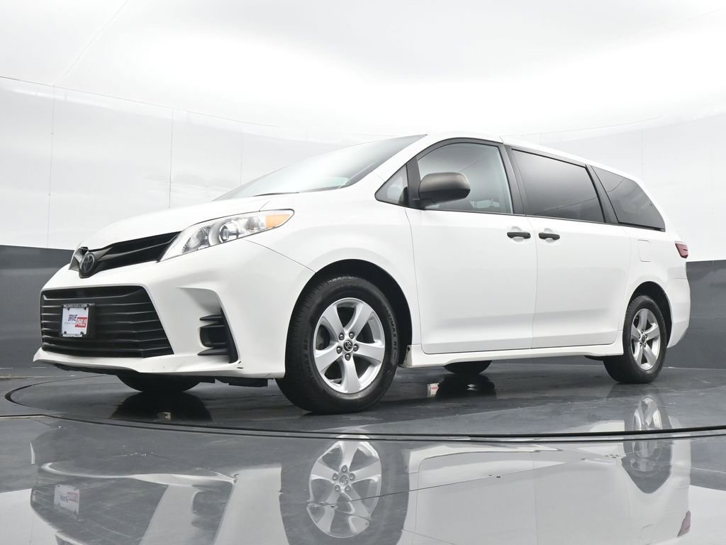 Used 2020 Toyota Sienna L FWD image 16