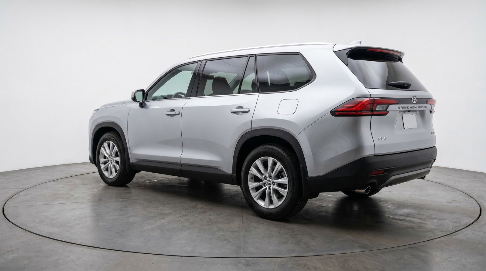 Used 2025 Toyota Grand Highlander FWD image 6