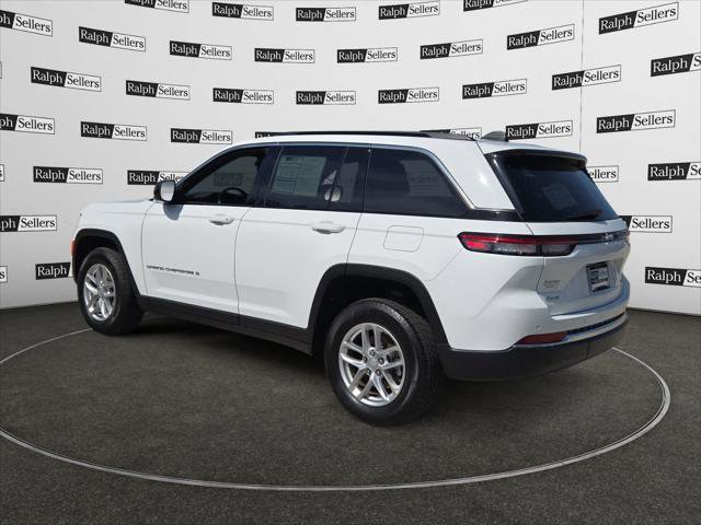 Certified 2025 Jeep Grand Cherokee Laredo X w/ Luxury Tech Group I AWD/4WD image 4