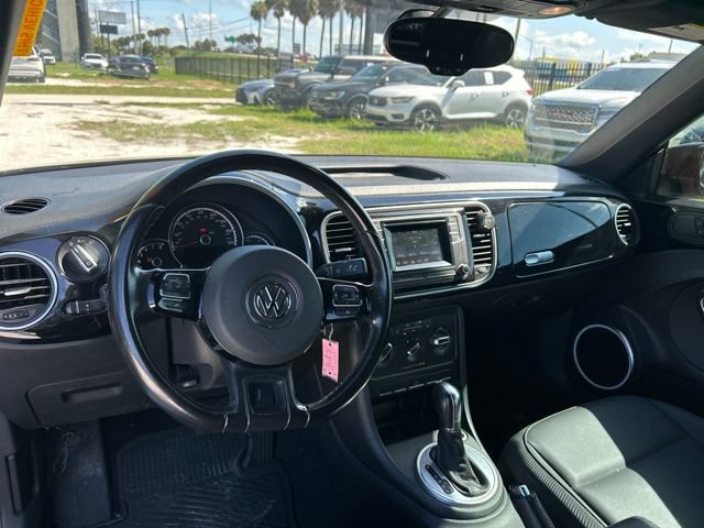 Used 2016 Volkswagen Beetle 1.8T Denim FWD image 10