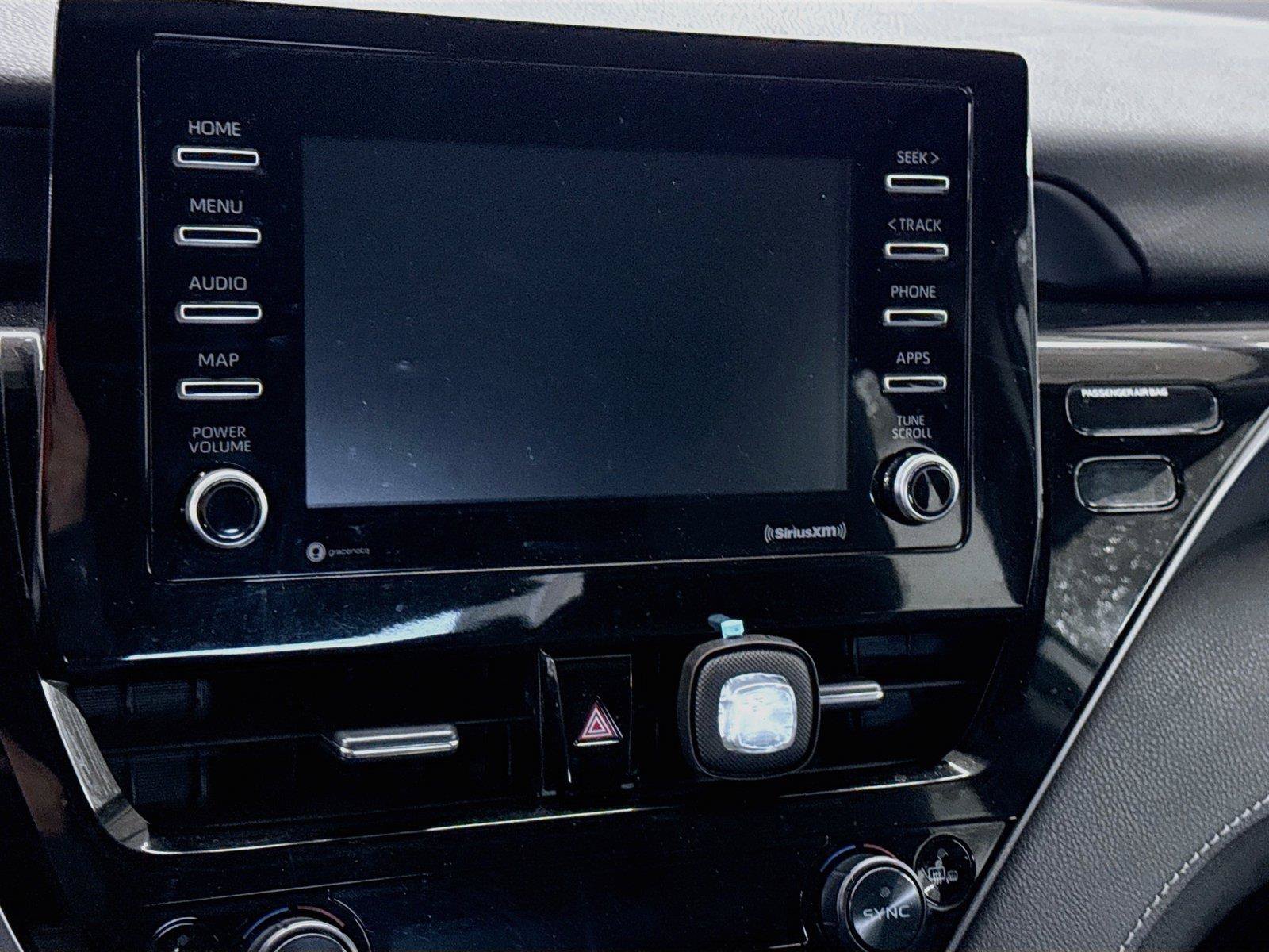 Used 2022 Toyota Camry SE FWD image 4