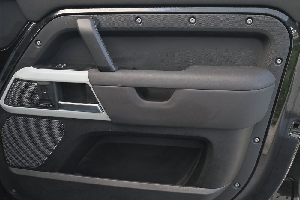 Used 2021 Land Rover Defender 110 SE image 20