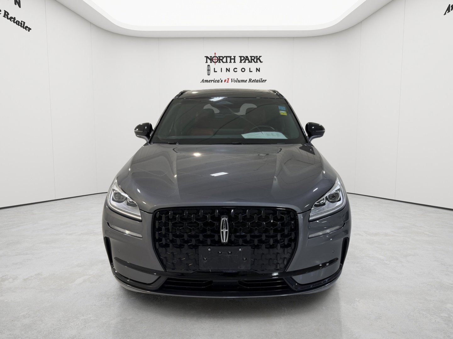 Used 2023 Lincoln Corsair Reserve w/ Equipment Group 201A FWD image 8