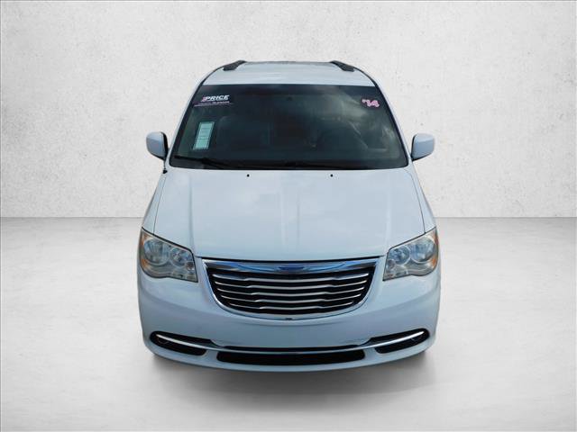Used 2014 Chrysler Town & Country Touring FWD image 3