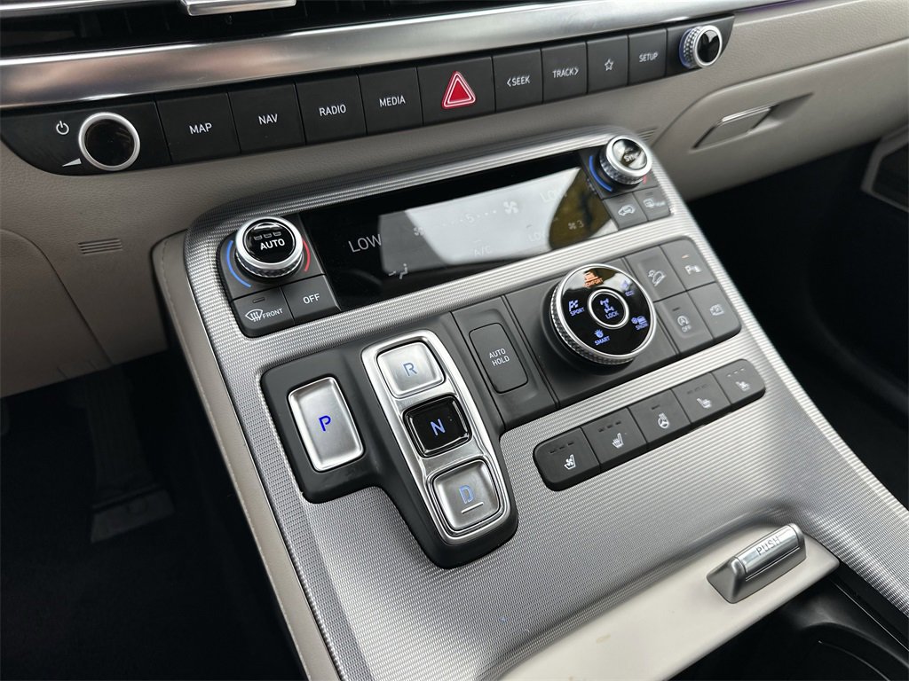 Used 2024 Hyundai Palisade Calligraphy image 25
