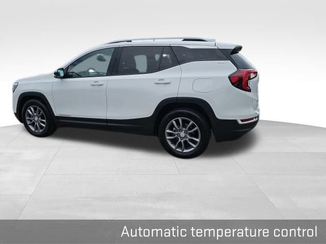 Used 2024 GMC Terrain SLT FWD image 17