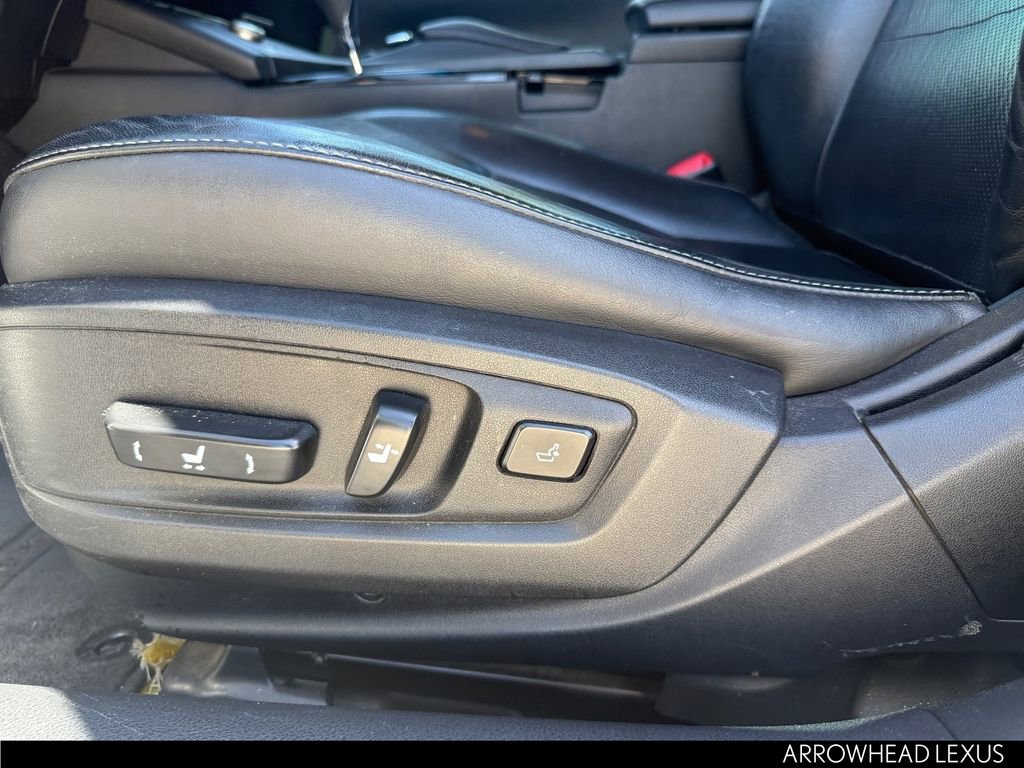 Used 2015 Lexus ES 300h w/ Navigation System Package image 11