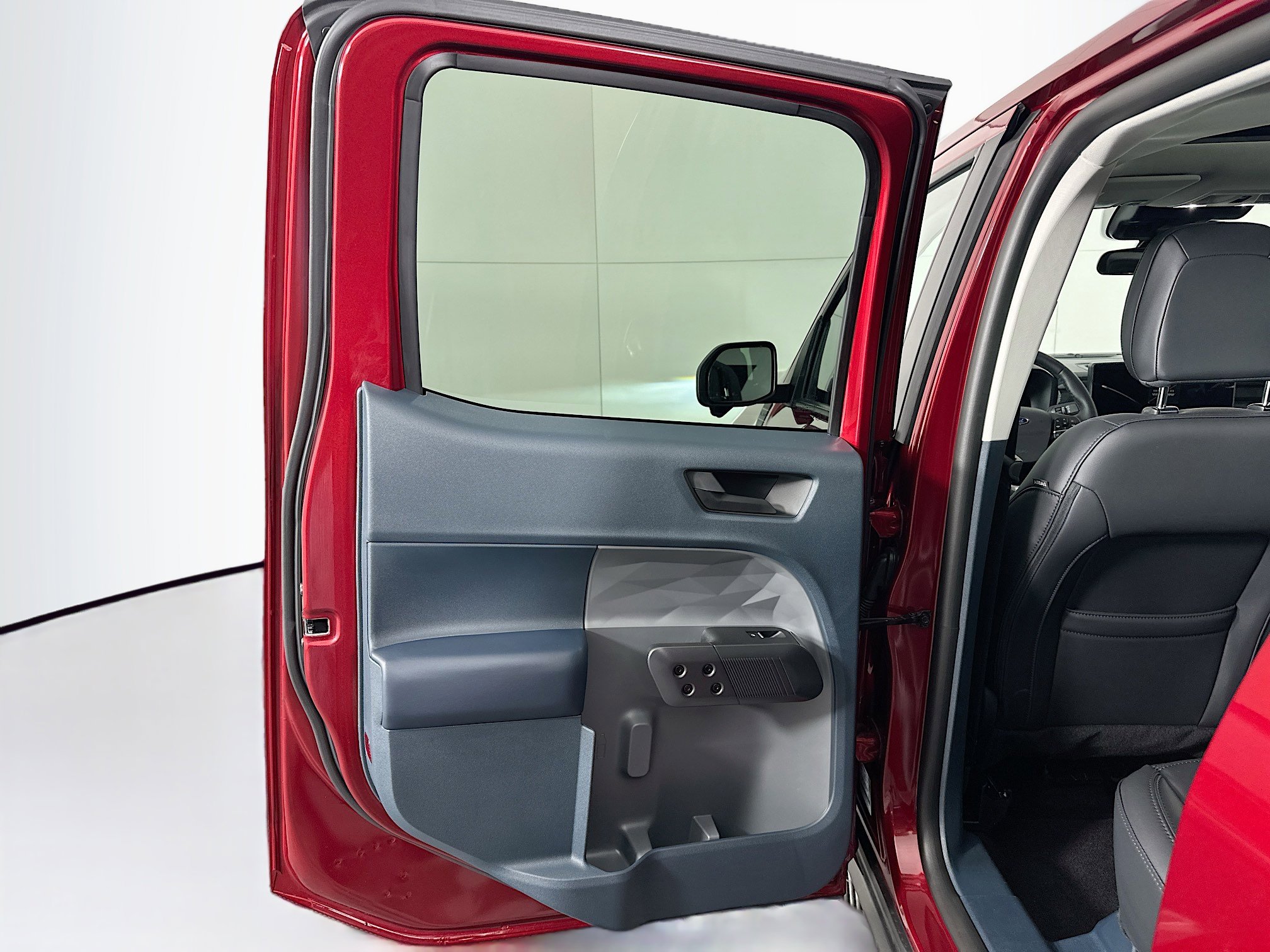 Used 2025 Ford Maverick Lariat w/ Black Appearance Package image 27