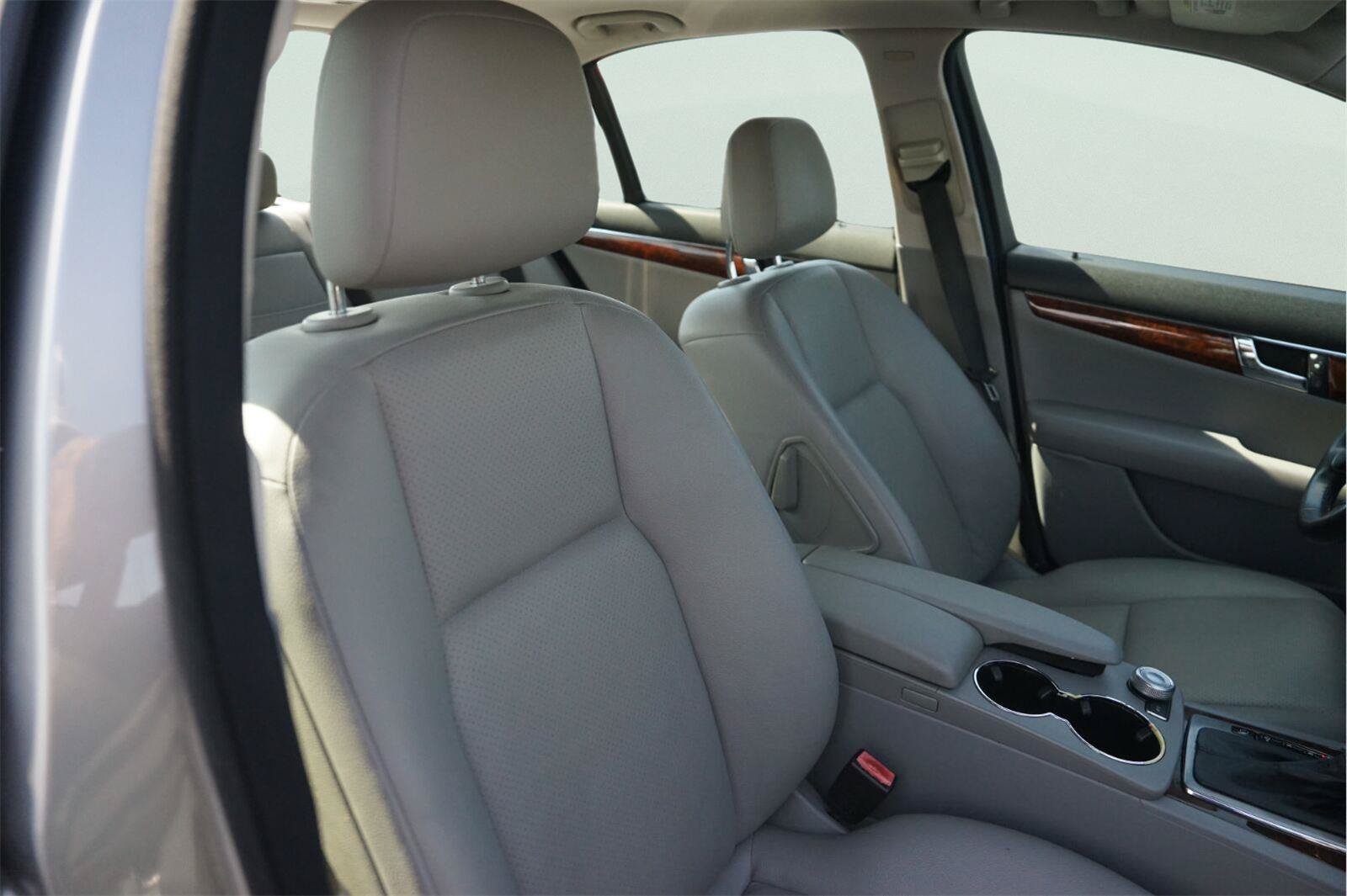 Used 2008 Mercedes-Benz C 300 Sedan image 20