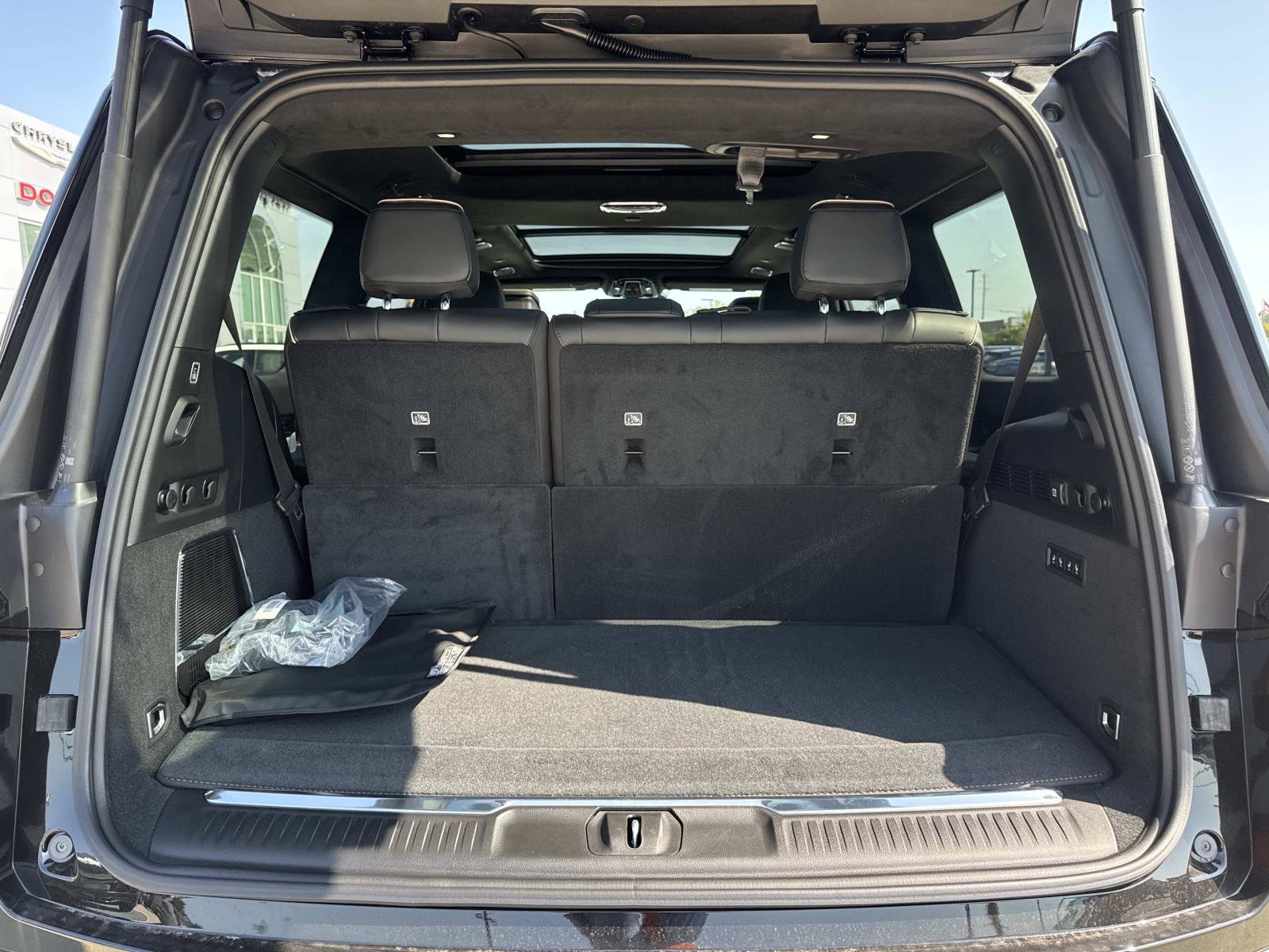 New 2026 Jeep Grand Wagoneer Summit AWD/4WD image 8