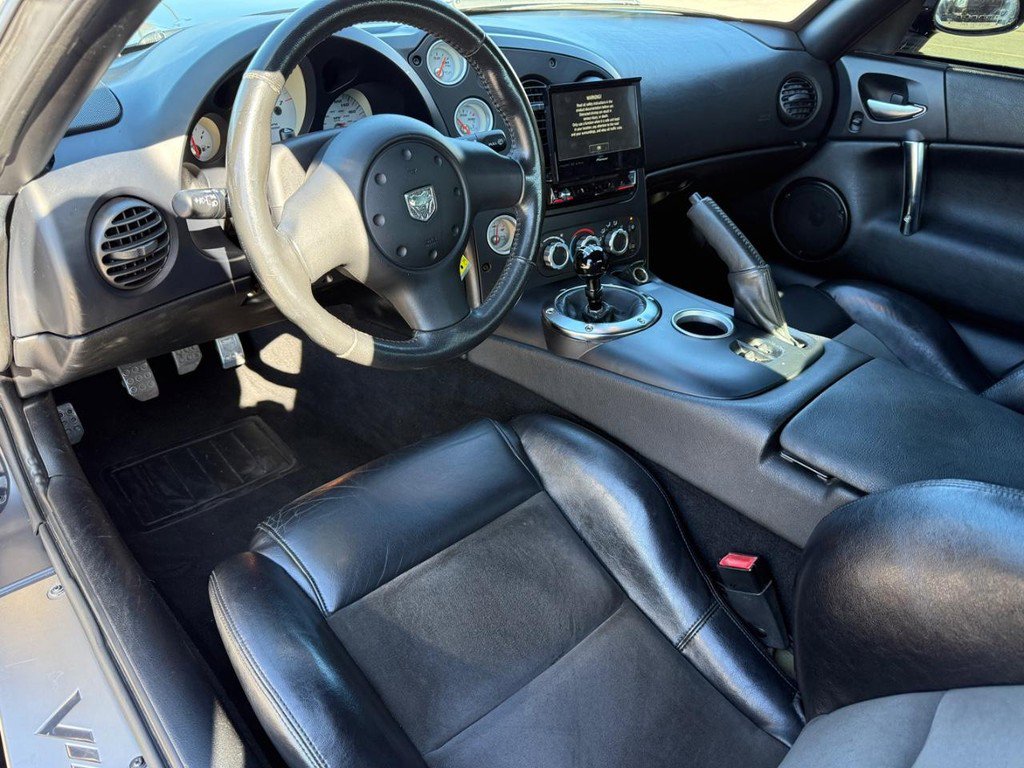 Used 2005 Dodge Viper SRT-10 image 16