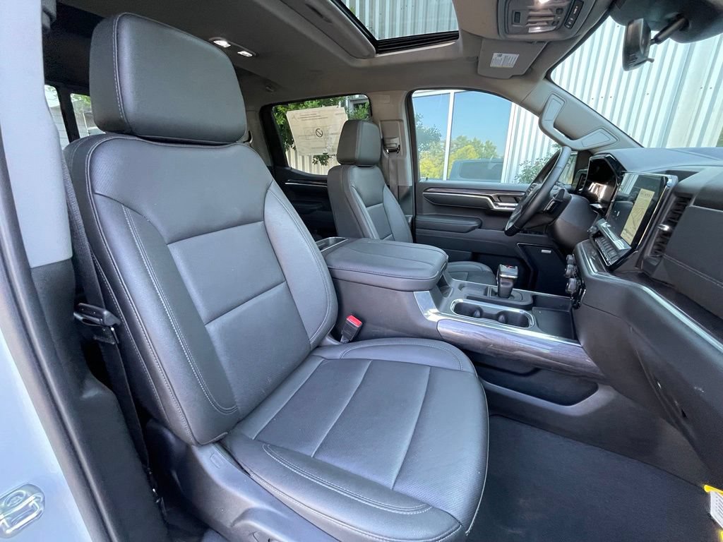 New 2026 Chevrolet Silverado 1500 LTZ w/ LTZ Premium Package AWD/4WD image 32