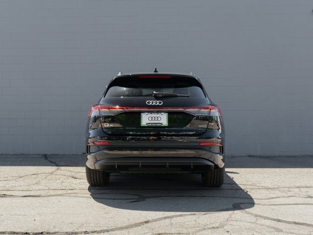New 2025 Audi Q4 e-tron Premium image 5