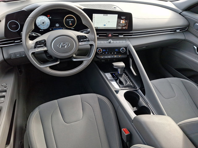 Used 2023 Hyundai Elantra SEL w/ Convenience Package image 11