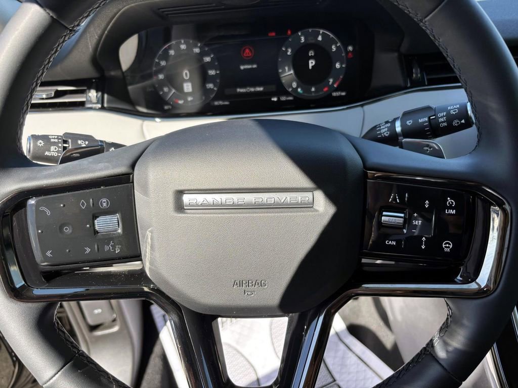 Certified 2025 Land Rover Range Rover Evoque Dynamic SE image 15
