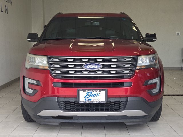 Used 2017 Ford Explorer XLT w/ Equipment Group 202A AWD/4WD image 2